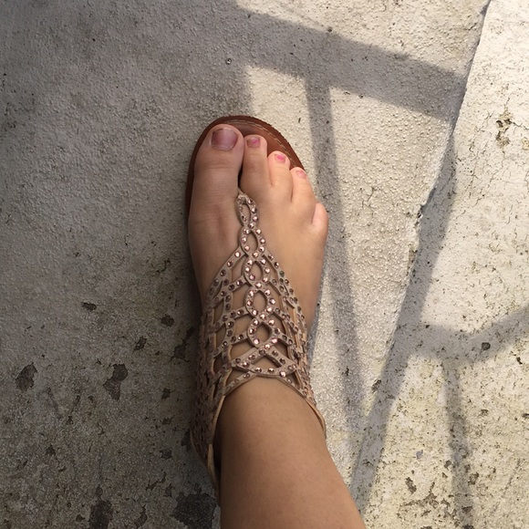 A pair of pumps - Picture 5 of 7